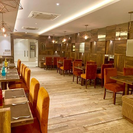 Hotel Amber Rudrapur Екстериор снимка