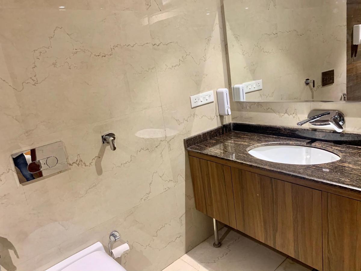Hotel Amber Rudrapur Екстериор снимка