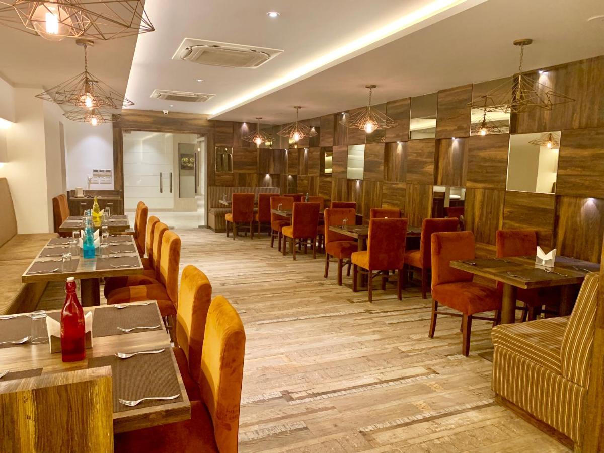 Hotel Amber Rudrapur Екстериор снимка
