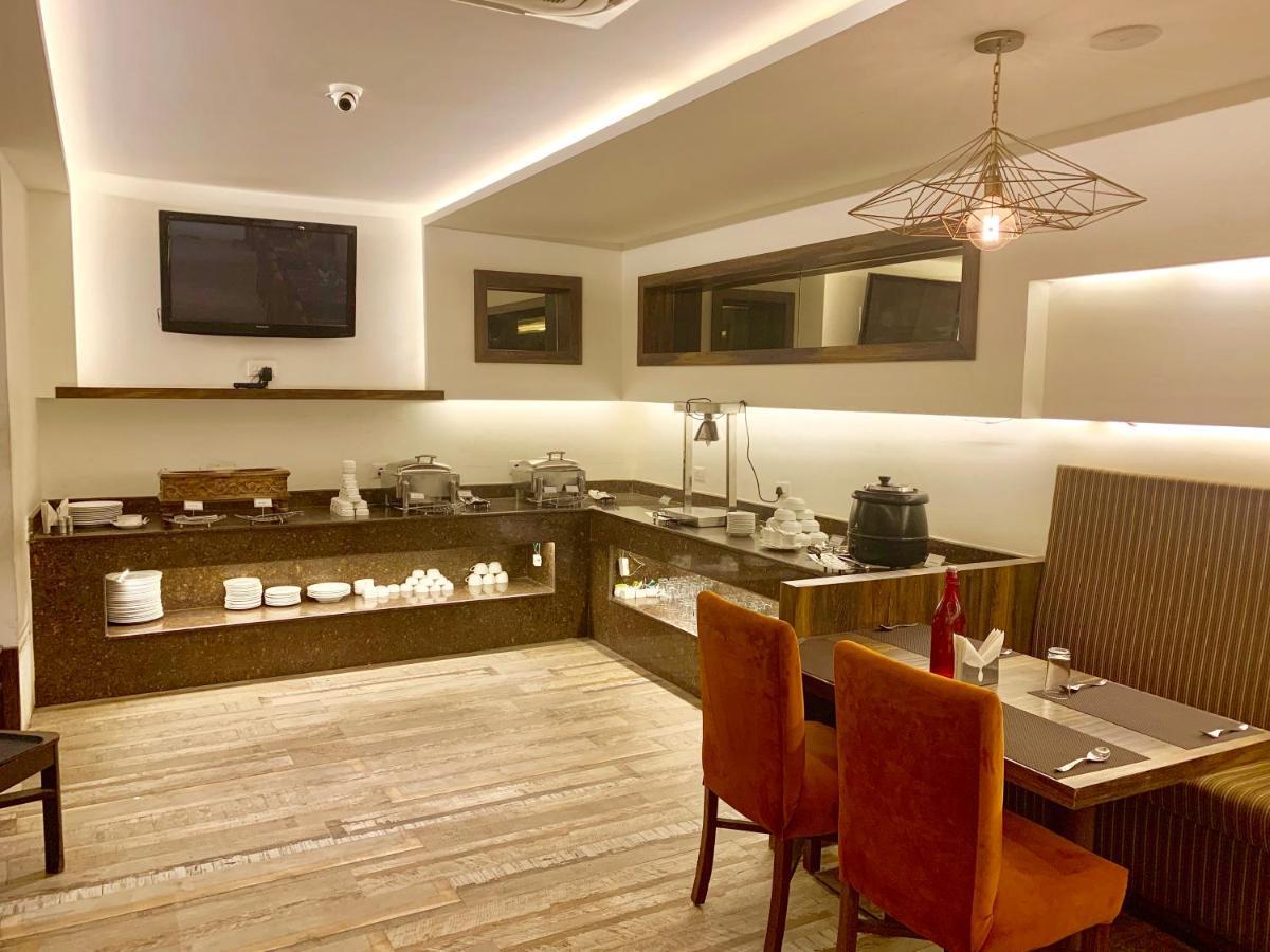 Hotel Amber Rudrapur Екстериор снимка