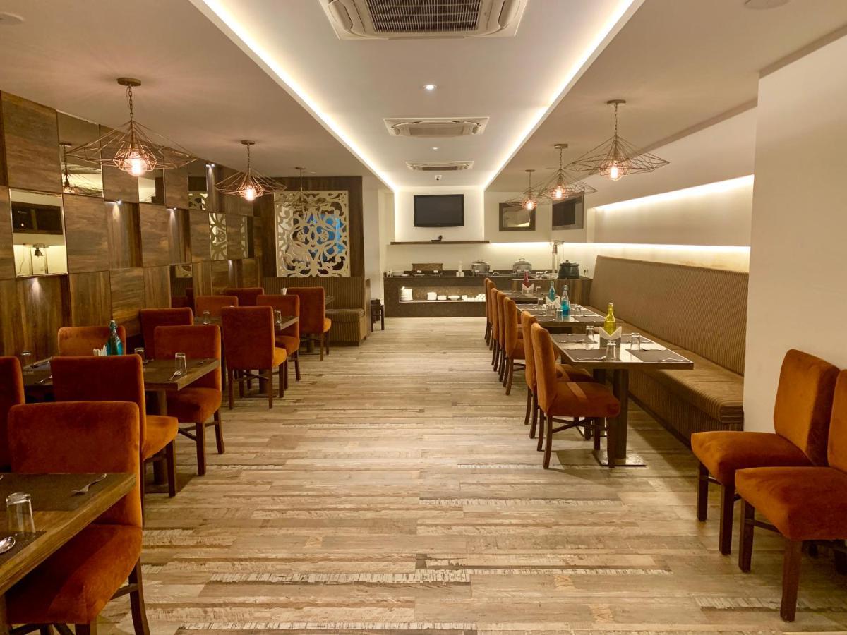 Hotel Amber Rudrapur Екстериор снимка